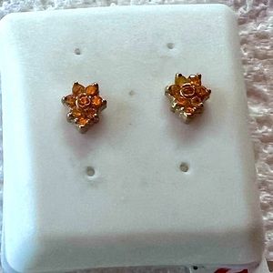 18K yellow gold stud earring imported from Italy!